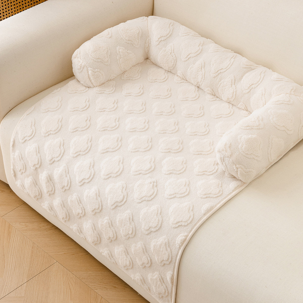 Anti-Slip Breathable Soft Pet Bed Mat – Cloud-Soft Machine Washable Sofa Protector