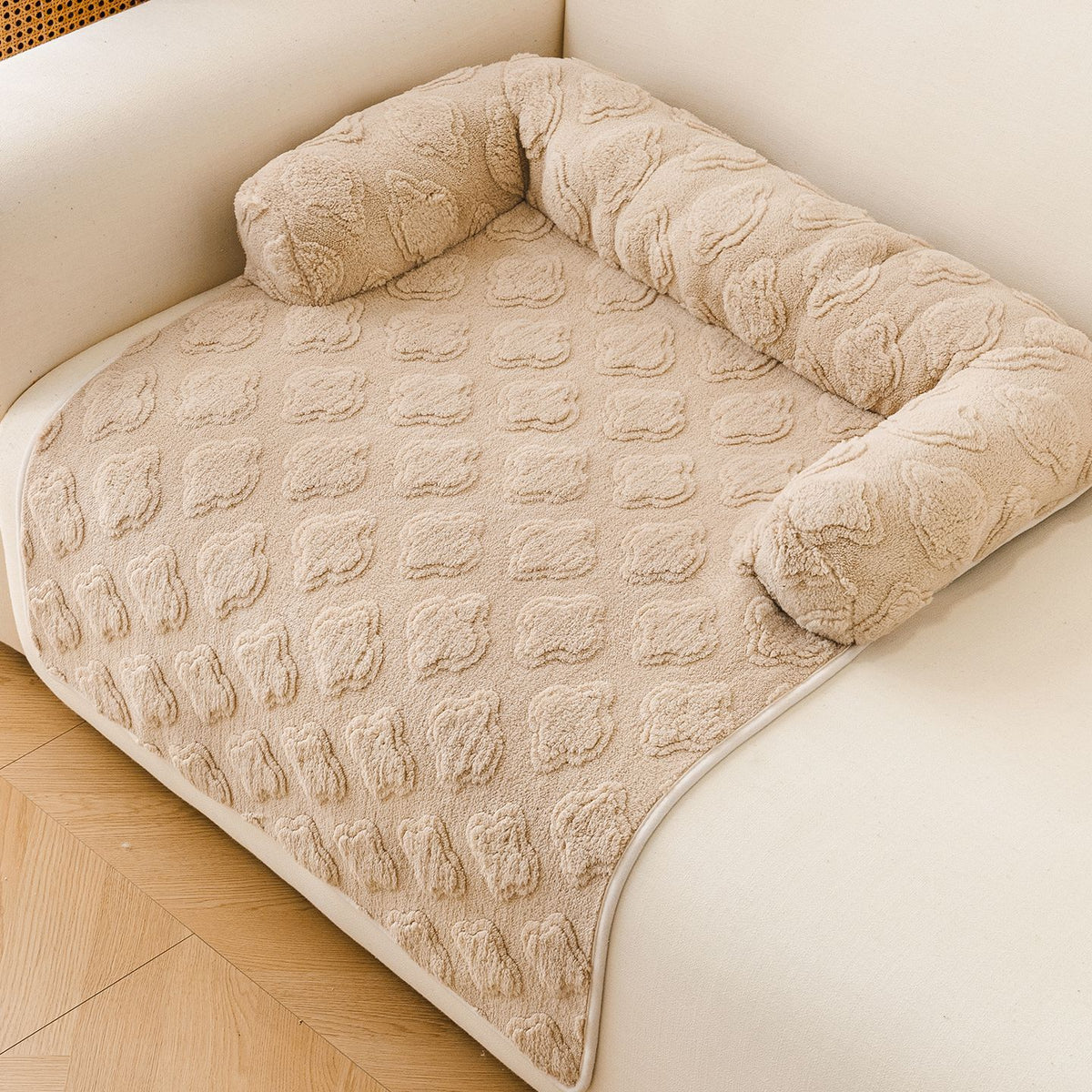 Anti-Slip Breathable Soft Pet Bed Mat – Cloud-Soft Machine Washable Sofa Protector